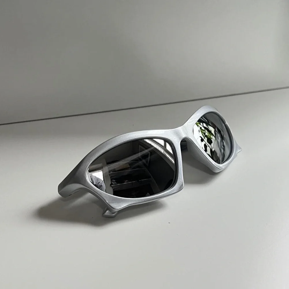 y2k 2000s vintage style chrome silver surfer sunglasses